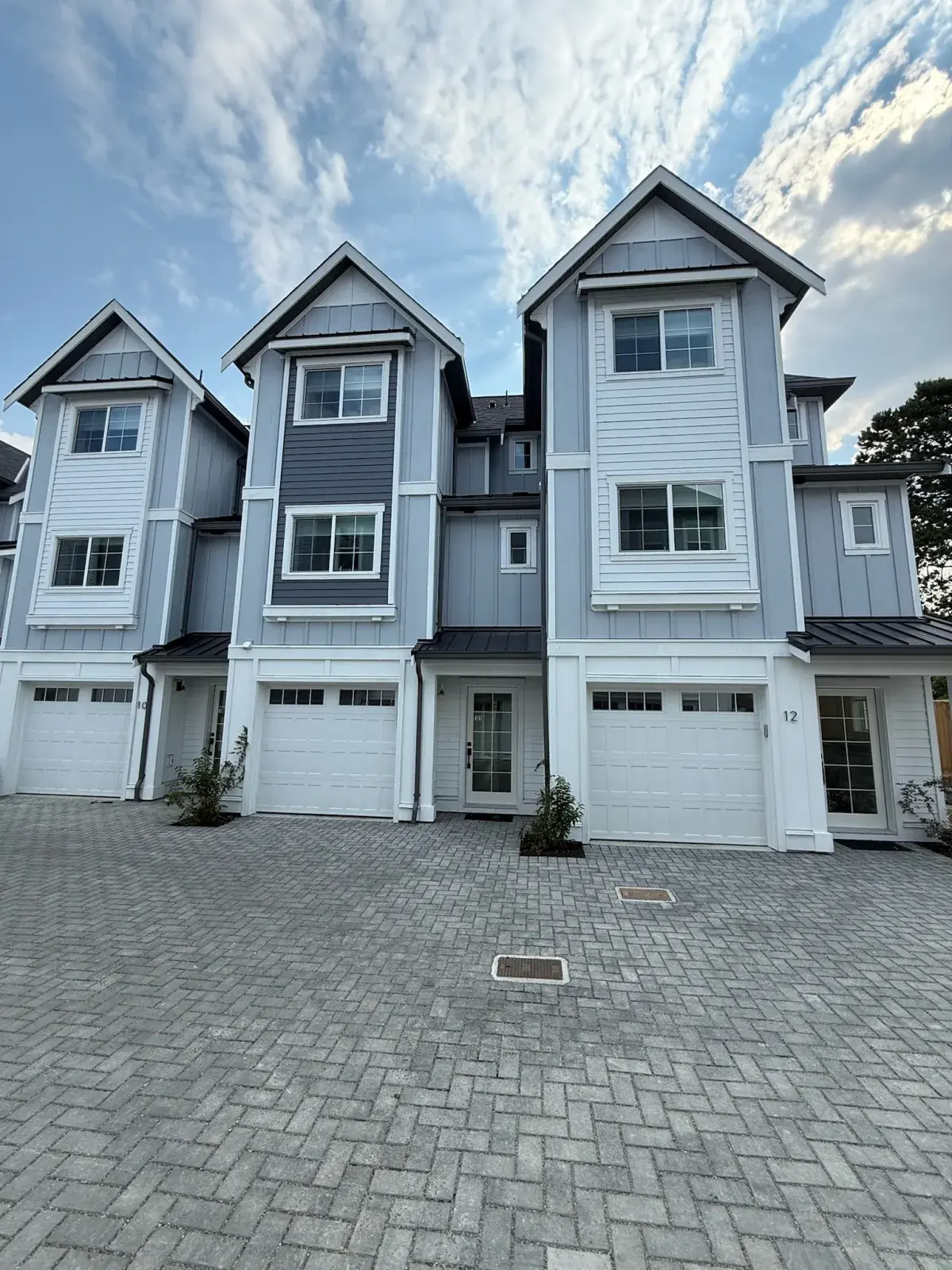 Newly painted townhomes in Cedar Hill, Saanich, BC — exterior by Flow Painting