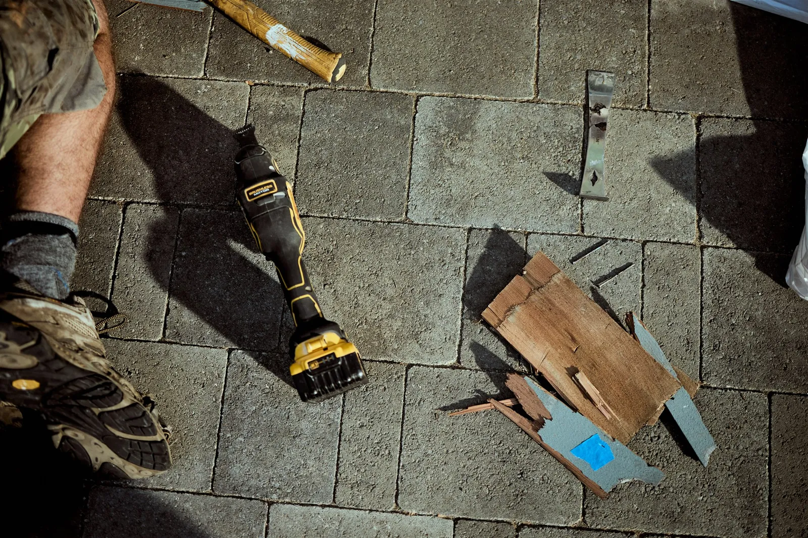 Flow Painting crew applying exterior paint to Victoria BC residential home